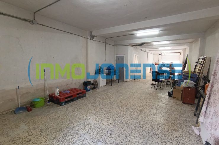 Local-cochera 120 m²